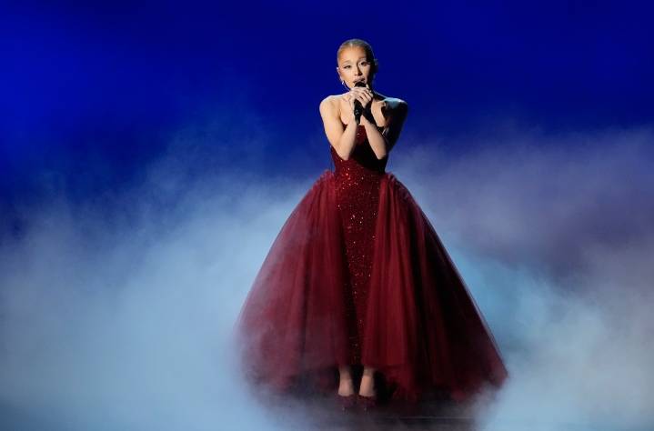 Ariana Grande anuncia su esperado regreso a los escenarios con una nueva gira