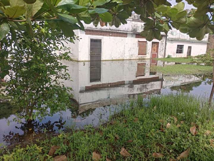 Inundaciones y pestilencia afectan a Las Palmitas y La Grúa en...