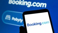 Ryanair y Booking zanjan su guerra con un acuerdo de colaboración "histórico"