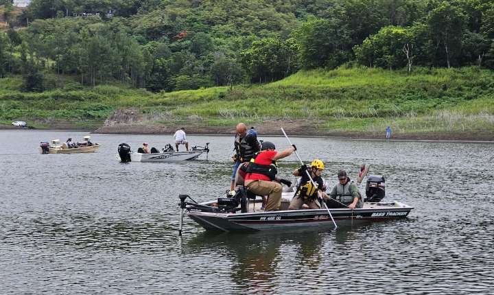 Sin resultados búsqueda de pescador desaparecido en lago de Villalba