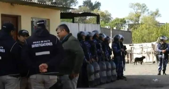 Allanamientos en Villa San Antonio: droga, detenidos y celulares que serían los robados en Central Norte