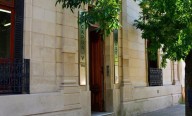 Inauguran una nueva muestra de arte en el Colegio de Arquitectos