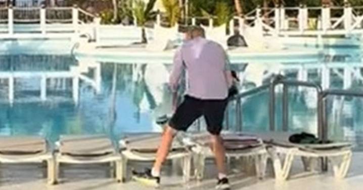 Sprinting tourist grabs seven sunbeds within seconds in 'insane' poolside battle