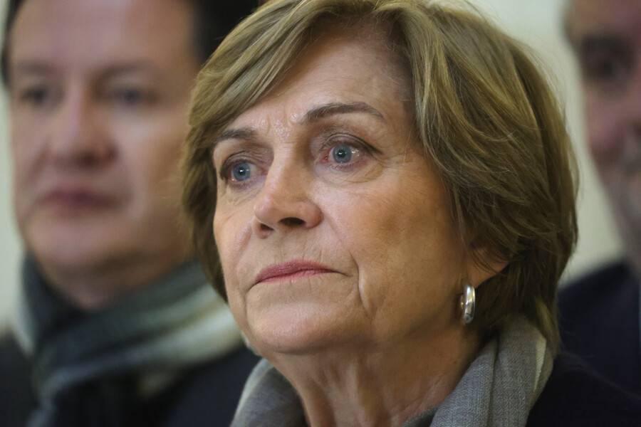 Matthei a Desbordes por incidente en el INBA: “Cuenta con mi apoyo para recuperar el orden en las escuelas”