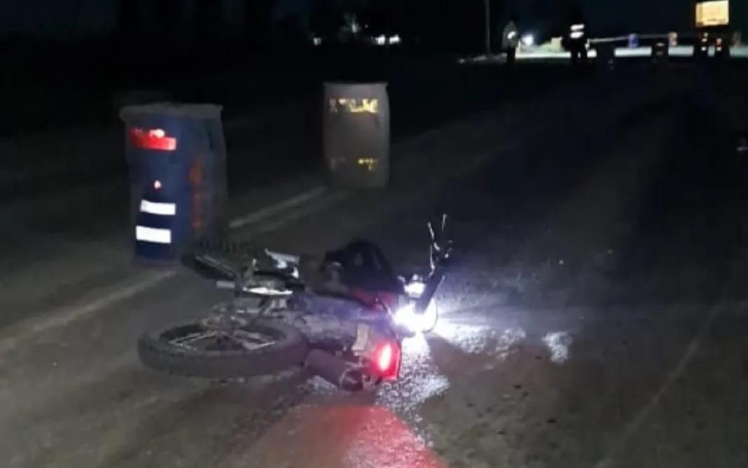 Motociclista sufrió grave traumatismo de cráneo tras fuerte vuelco en Ruta 18