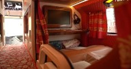 No es un motorhome, pero este colectivo ofrece un hotel de lujo sobre ruedas