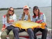Pesca del Dorado: barra integrada solo por mujeres sacó la pieza mayor
