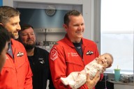 CF Snowbirds pay a visit to Nanaimo hospital