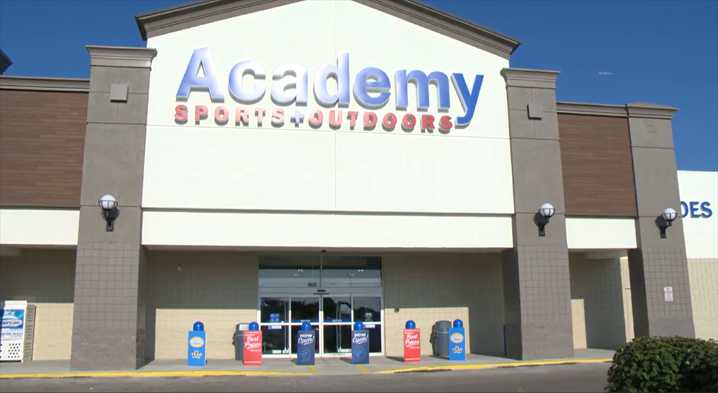 Academy Sports + Outdoors celebrates Boardman grand opening with a gift to the community