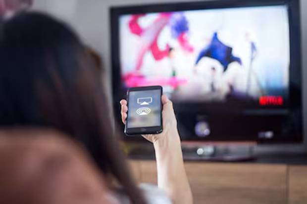 ¿Cómo conectar el celular al televisor de forma fácil?
