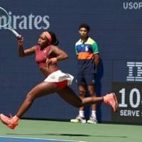 Smiling Gauff romps into US Open last 16