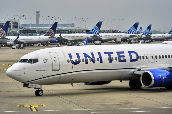 United Airlines resolves tech problem that hit more than 1,000 flights, but residual delays likely