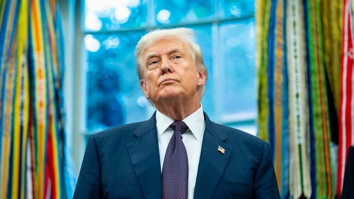 Trump escalates redistricting fight with census push