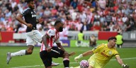 Dibu Martínez volvió a la titularidad en la derrota 1-0 del Aston Villa: el nuevo de escenario que le dio un giro a su futuro en el club