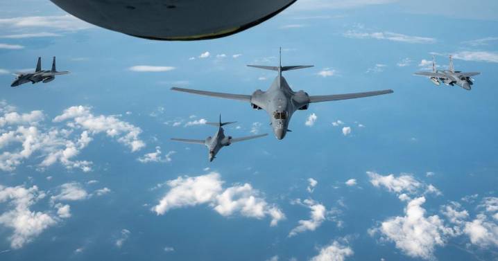 Fuerza Aérea de EE. UU. negará pensión a militares transgénero separados del servicio