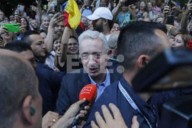 Expresidente Uribe hace mitin electoral en su primer acto público tras quedar en libertad