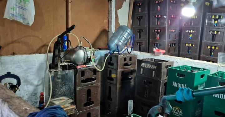 Licor adulterado acecha en Feria de las Flores: desmontaron alambiques y negocios piratas en Bello, Laureles y Manrique