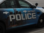 2 Detroit police officers hurt in crash after driver runs red light