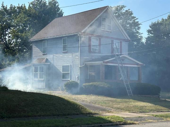 Crews respond to fire at home in Youngstown