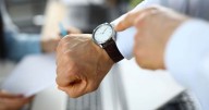 Multas por llegar tarde en Colombia: lo que dice la ley laboral y pocos trabajadores conocen