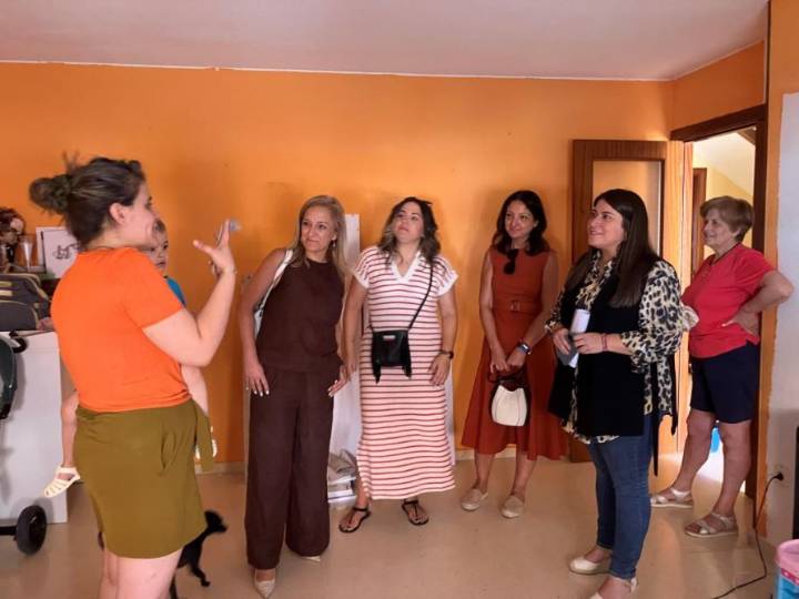 El Gobierno de Castilla-La Mancha ha destinado 58 millones de euros en la rehabilitación de viviendas en municipios menores de 5.000 habitantes La directora general de Vivienda, Salu García Alfaro, ha