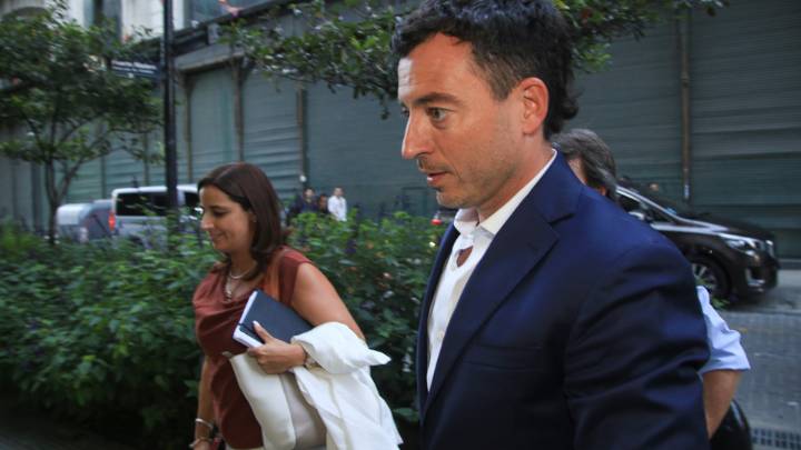 De Loredo se quedó sin la peluca y sin la boina
