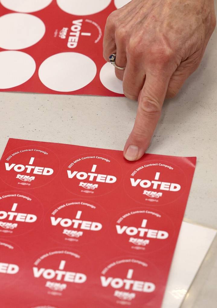 Essentia nurses in Duluth, Superior vote to ratify contracts