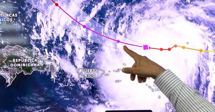 Erin ahora es un huracán "catastrófico" con categoría 5 en el Atlántico: con vientos de 255 km por hora