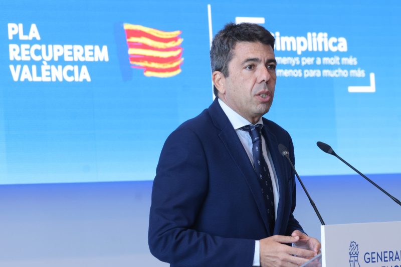 Mazón activa el Plan Simplifica para acercar la Generalitat y agilizar los trámites