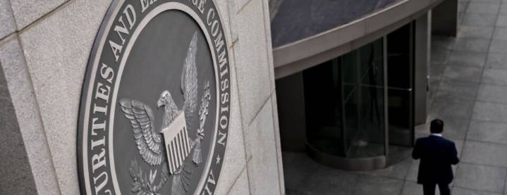 Hedge Funds Win Review of SEC’s Short Sale Disclosure Rule (2)