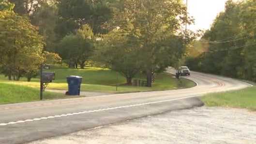 53-year-old man dead after crashing into tree in Oldham County