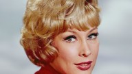 '60s sitcom star wows fans with ageless appearance as she turns 94