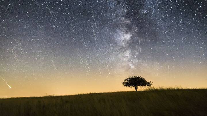 Perseids meteor shower peaks tonight — here's how to spot hundreds of shooting stars