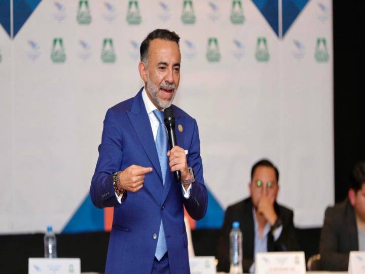 Fernando Flores celebra rehabilitación de avenidas en Metepec