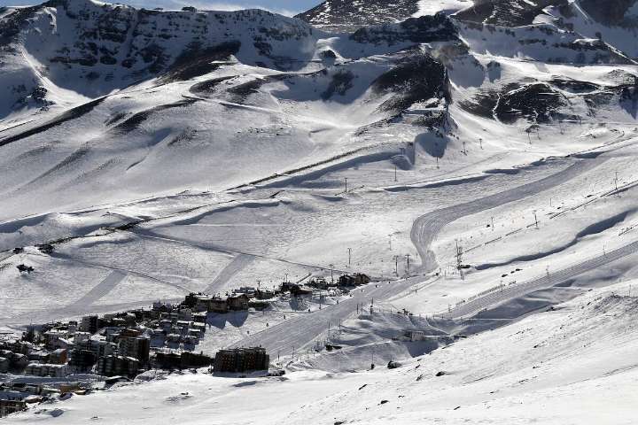 Reportan avalancha en centro de esquí La Parva de Lo Barnechea: Carabineros se trasladó al lugar