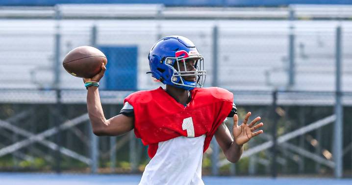 Joliet Central’s Jeffrey Woods ready to take over under center