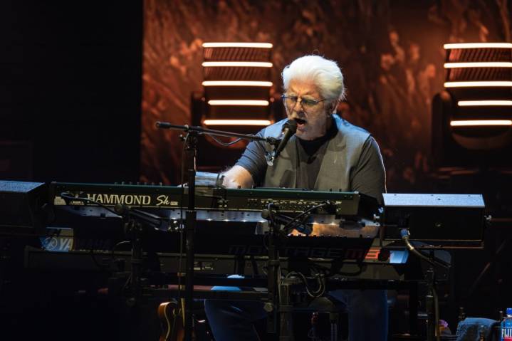 Doobie Brothers, Coral Reefer Band rekindle summer music memories at Pine Knob