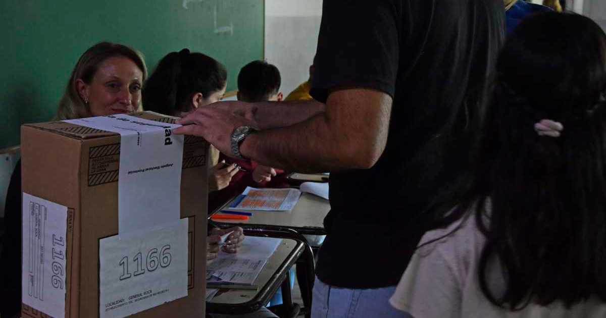Elecciones 2025: la lista de candidatos confirmados a senadores y diputados en Buenos Aires