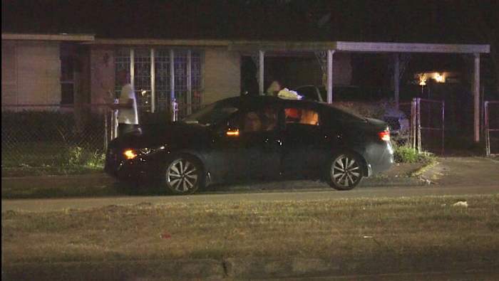 Man hospitalized after shooting at store in Northeast Houston