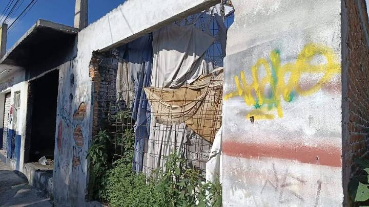 Piden rescate o derrumbe de inmuebles abandonados en El Saucito