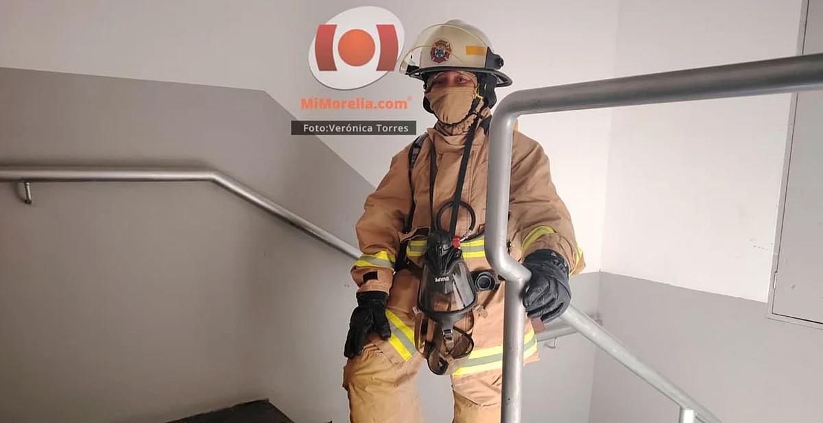 Carrera Vertical de Bomberos: desafío físico y emocional; participantes subirán 15 pisos
