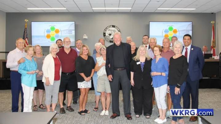 Okaloosa County middle school honors late principal