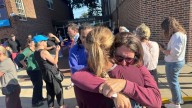 Al menos 5 niños resultan heridos por tiroteo en una escuela católica de Minneapolis