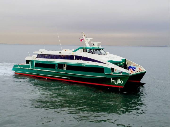 B.C. unionized Hullo Ferries workers hold strike vote after negotiations stall