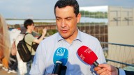 Juanma Moreno carga contra un Óscar Puente "mamporrero" e "irresponsable": "Si dedicara su tiempo a trenes, las cosas funcionarían"