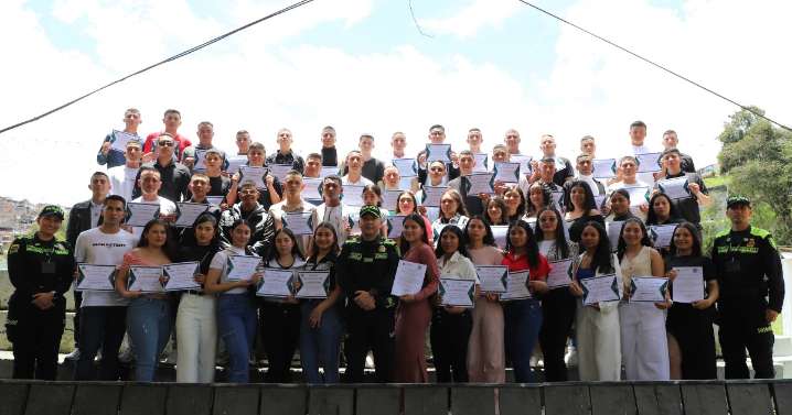 Finaliza su servicio: se licenciaron 58 auxiliares de la Policía en Caldas