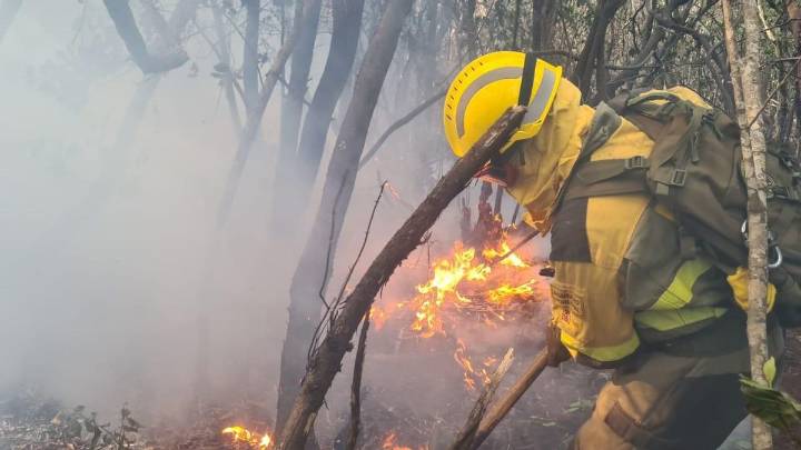 El nuevo convenio de bomberos forestales prevé subidas salariales de hasta el 20%