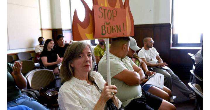 Don't Approve EMR Deal, Camden Protestors Say, But City Council Gives its OK