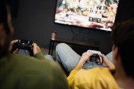La Junta advierte de los riesgos del «mal uso» de los videojuegos y llama a reforzar la supervisión de los menores