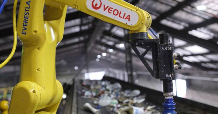 Veolia Adds EverestLabs' AI-Powered Recycling Robotics in First International Deployment